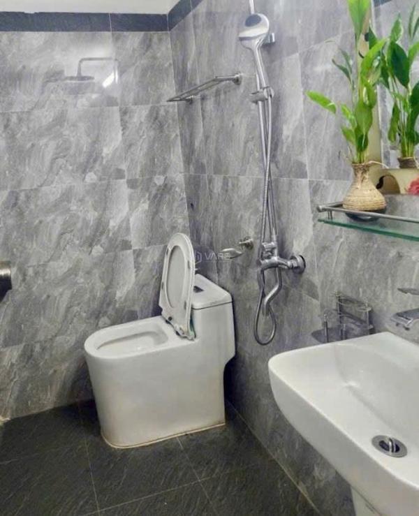 Bán nhà vị trí hiếm tại tam trinh 38m 5 tầng giá 🔥 7.3 tỷ