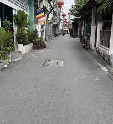 Bán Nhà mặt phố 176m²