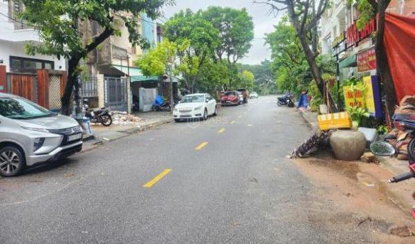 Chủ cần bán Nhà mặt phố 100m²