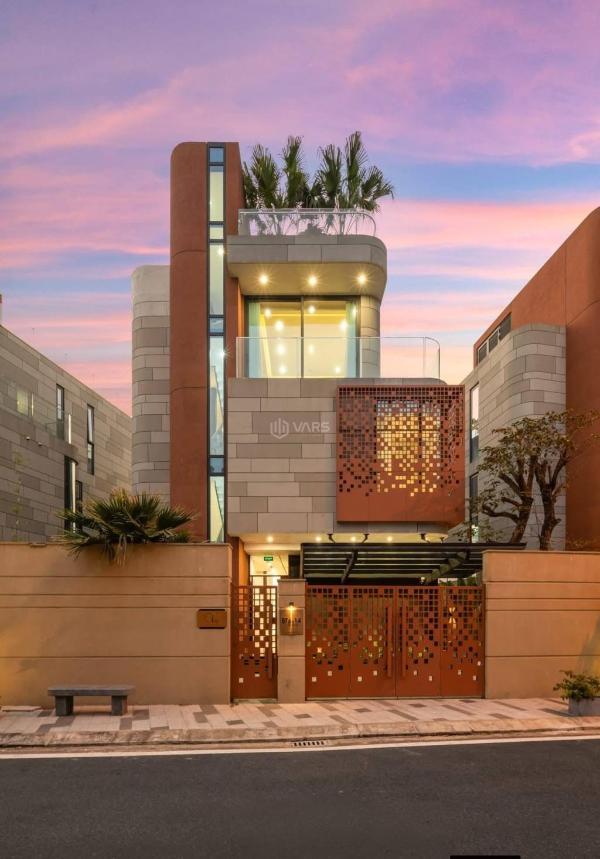 The palace- dinh thự đẳng cấp truyền 🏠 đời.