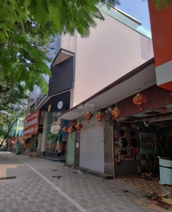 Bán Nhà mặt phố 200m²