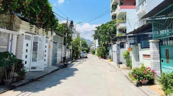 BÁN NHÀ CẤP 4 GÁC LỬNG ĐƯỜNG DƯỜNG VĂN AN GẦN BIỂN , P NAM NHA 🏢 TRANG GIÁ 6 tỷ