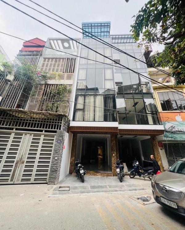 Mặt phố thịnh liệt, 6 tầng 🌊 thang máy