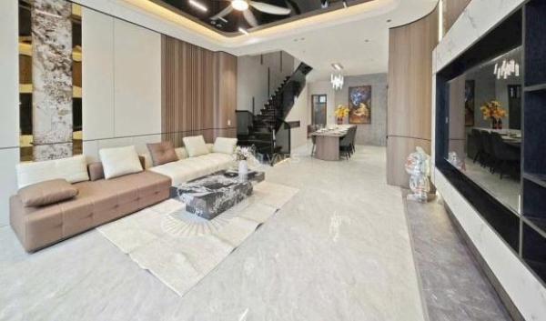 Bán Nhà mặt phố 100m²