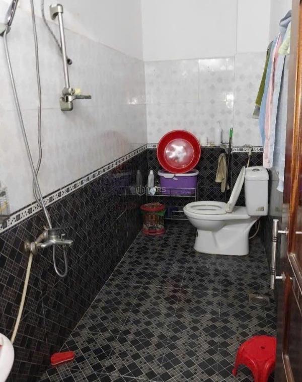 Bán Nhà mặt phố 100m²