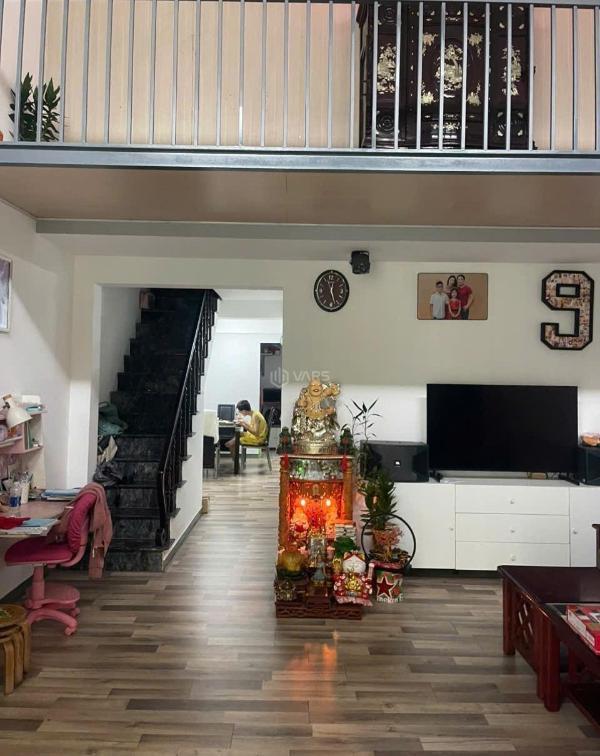 Nhà 2 tầng gác lửng đúc kiệt ô 🏦 tô trần xuân lê.