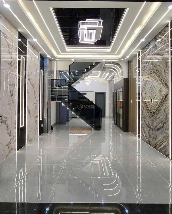 Bán Nhà mặt phố 120m²