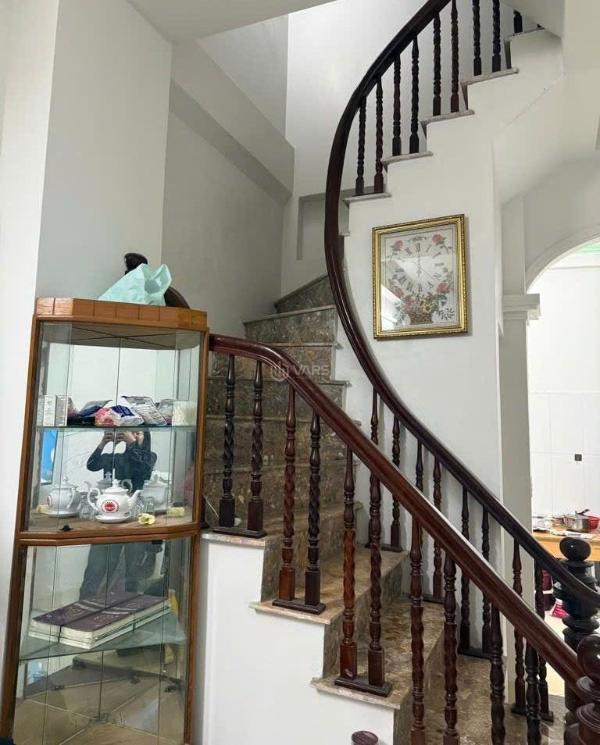 ❤️🔥nhà 4 tầng 31m2 võng la đường vip, ô tô 🚘 🚘 tránh cách cầu thăng 🏬 long