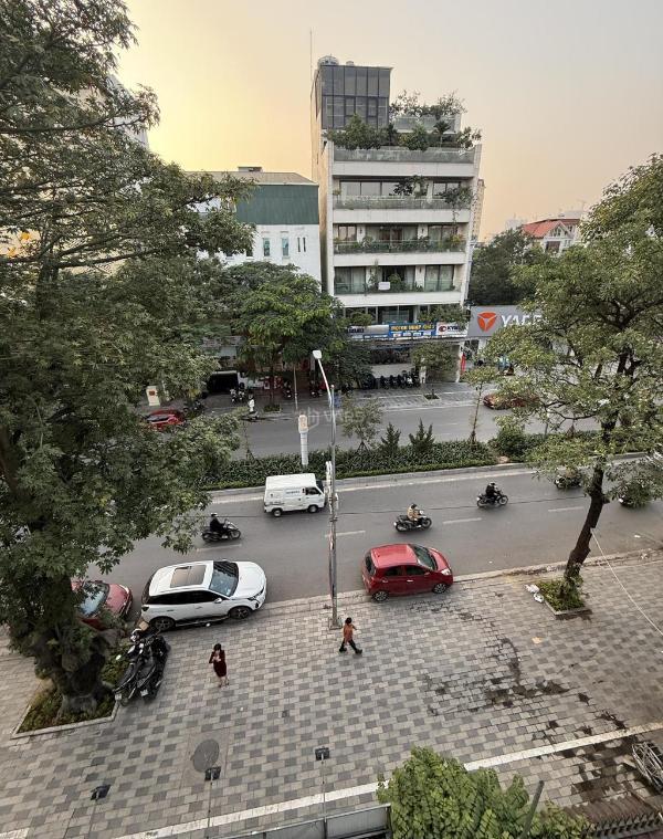 Chủ cần bán Nhà mặt phố 155m²