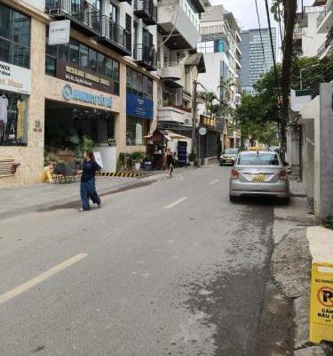 Cần bán Biệt Thự 216m2 Mặt Phố 🏬 đường Tây Hồ, tọa lạc tại vị trí đắc địa phường Quảng An