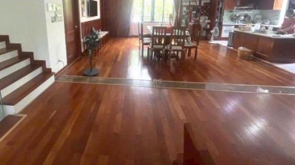 Chủ cần bán Nhà mặt phố 210m²