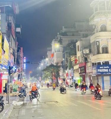 Bán Đất Tặng Nhà 2 Tầng MP Bạch Mai MT 8.5M Phù Hợp Mọi Nhu Cầu 🏘️ Đầu Tư KD Giá 110 Tỷ