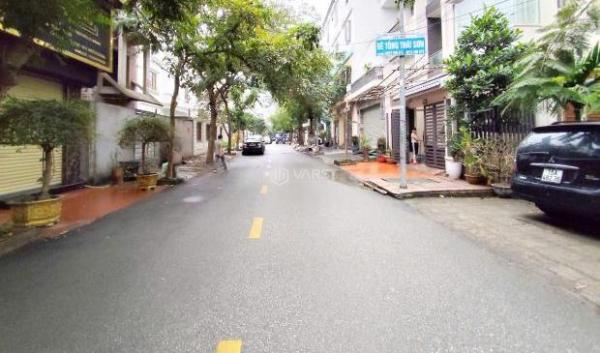 Bán nhà mặt đường Hoàng Ngọc Phách - 93m 2 tầng 🆘 - giá 8.9 tỉ