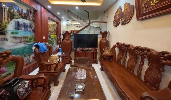 Cần bán Nhà trong hẻm 61m²