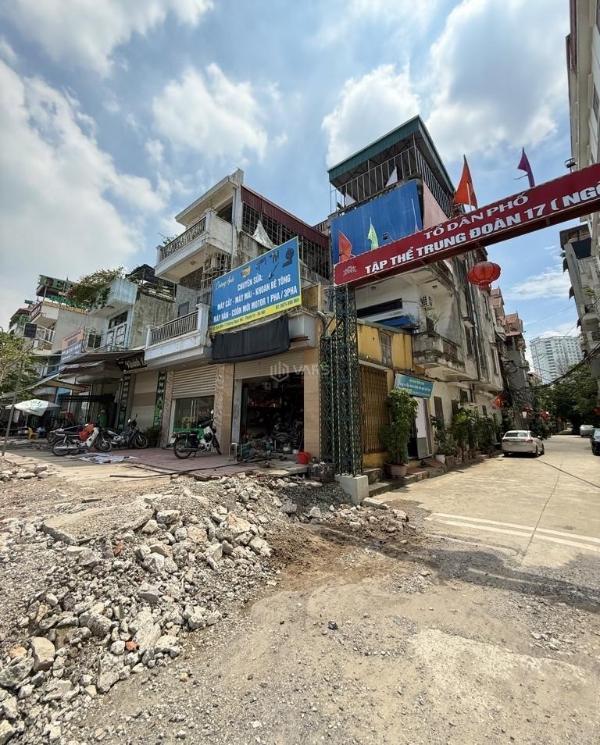 Chủ cần bán Nhà mặt phố 99m²