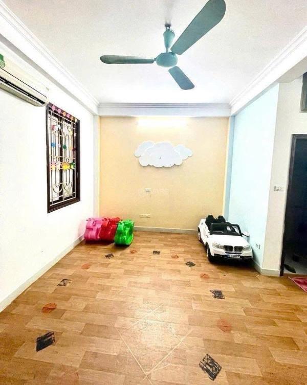 Mặt phố láng trung đống đa-lô góc hiếm mặt tiền rộng 8m ô 🆘 tô tải tránh kd