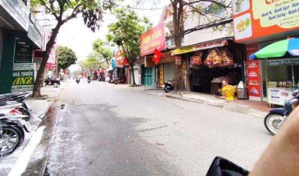 Chủ cần bán Nhà mặt phố 97m²