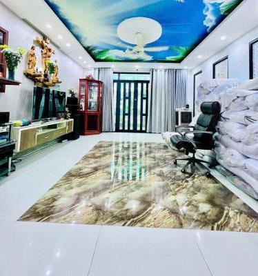 Chủ cần bán Nhà mặt phố 200m²