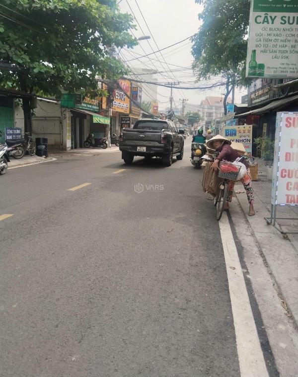 Chủ cần bán Nhà mặt phố 72m²