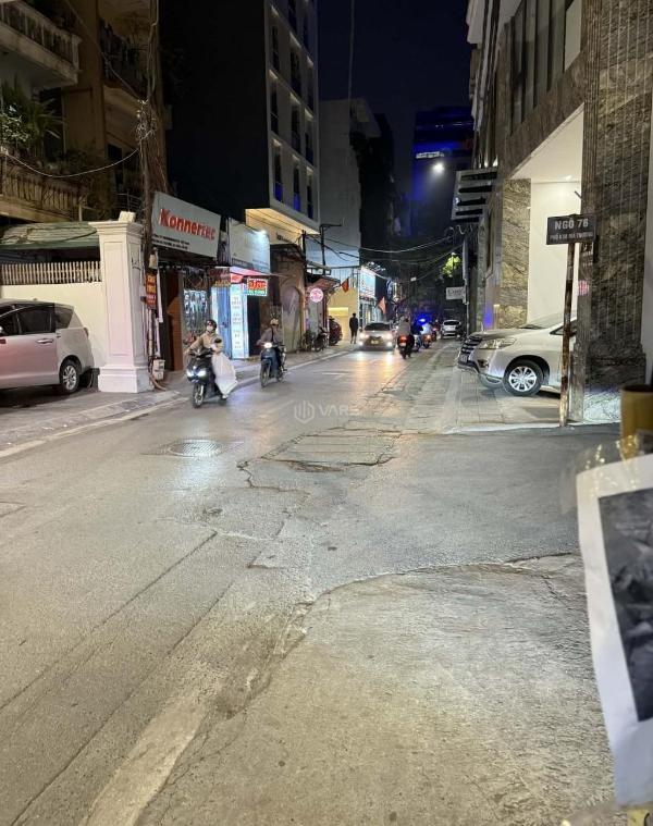 Cần bán Nhà mặt phố 165m²