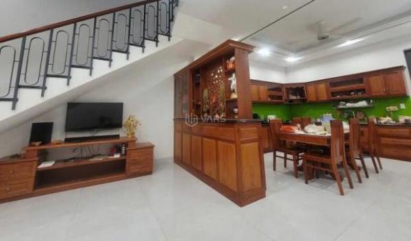 Bán Nhà mặt phố 130m²