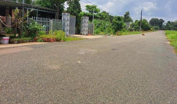 <mark style="background-color: transparent; font-weight: 400; ">Chủ cần bán Đất nền riêng lẻ 1400m²</mark>