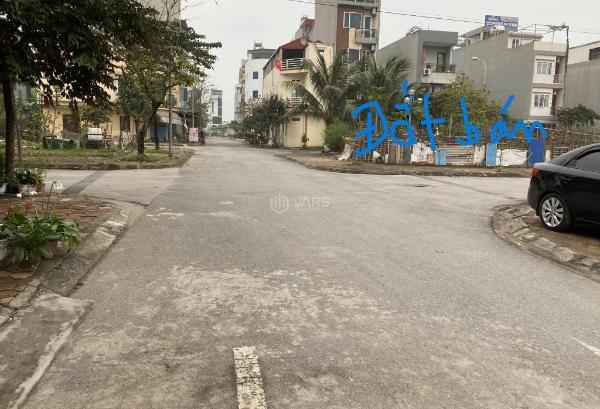 Bán đât thổ cư hoà lạc, chỉ hơn 3 tỷ, mặt trục 🏡 chính liên xã, kd sầm uất
