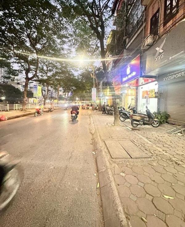 Nhà mặt phố vũ tông 👍 phan. thanh xuân. ô tô. vỉa hè. dt 82m2. 6 tầng. giá 44.6 tỷ