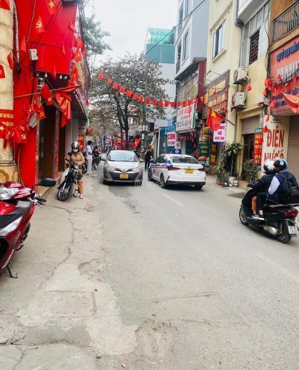 Chủ cần bán Nhà mặt phố 125m²