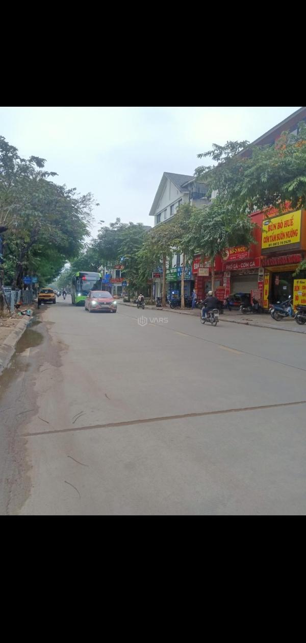 Siêu phẩm mặt ☘ trục chính kinh doanh vỉa hè hai bên 5m liền kề khu c gleximco