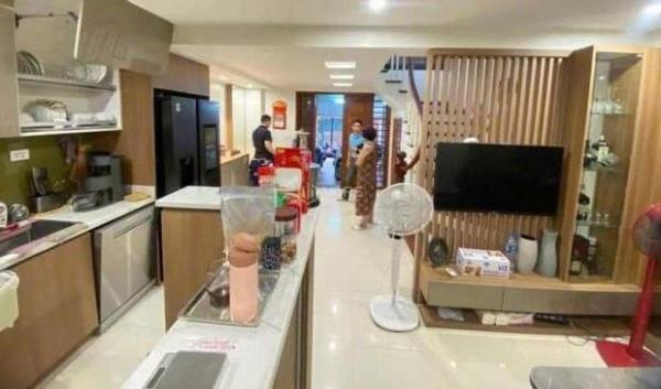 Cho thuê nhà BT Lạc Long Quân-Tây Hồ, 105m2, 4T, 3 ngủ, 🏦 29tr