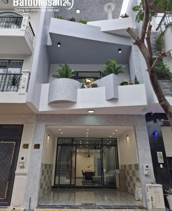 Bán Nhà mặt phố 64m²