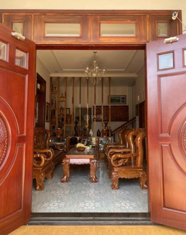 <mark style="background-color: transparent; font-weight: 400; ">Bán Đất nền riêng lẻ 3500m²</mark>