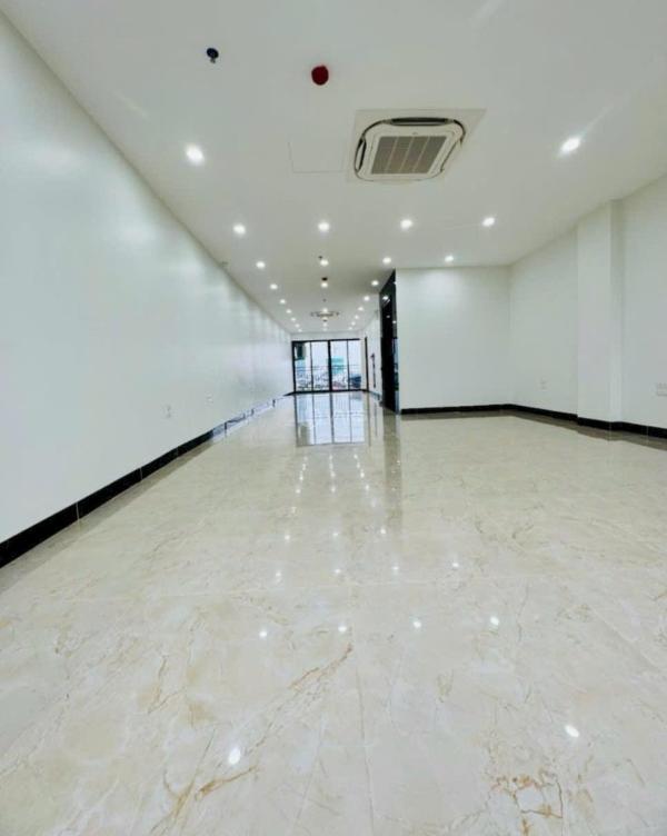 Bán Nhà mặt phố 97m²