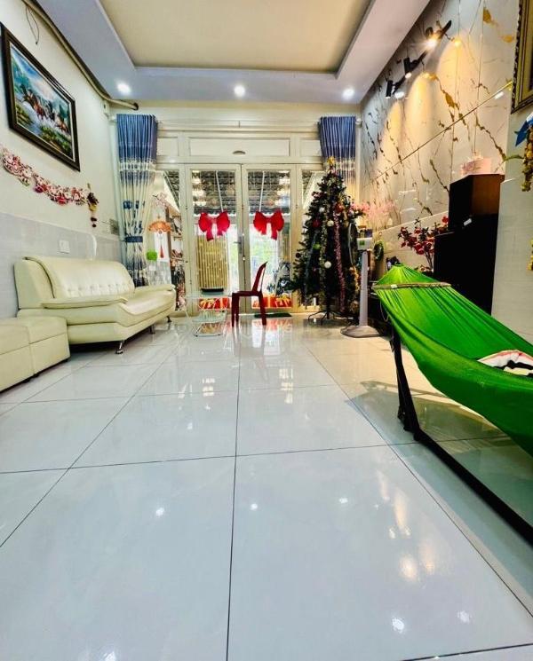 <mark style="background-color: transparent; font-weight: 400; ">Mặt tiền 4 🏬 tầng kdc phạm thế hiển, p.7, q.8, đường nhựa 10m, 100m2, hoàn công</mark>