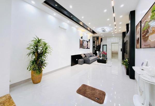 Hoa hậu phân lô thanh xuân 👍 ô tô tránh mặt sân chơi rộng thang máy gần phố