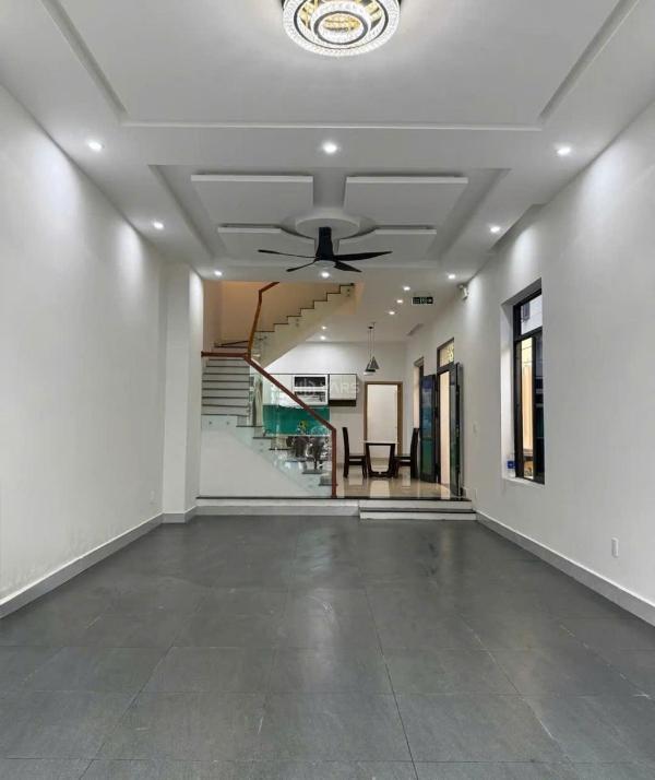 💬 🏡 bán nhà mới 3 tầng 95m2 mặt phố đường 2 tháng 9 - đủ nội thất