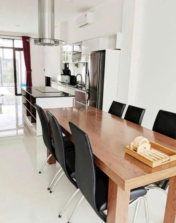 Chủ cần bán Nhà mặt phố 110m²