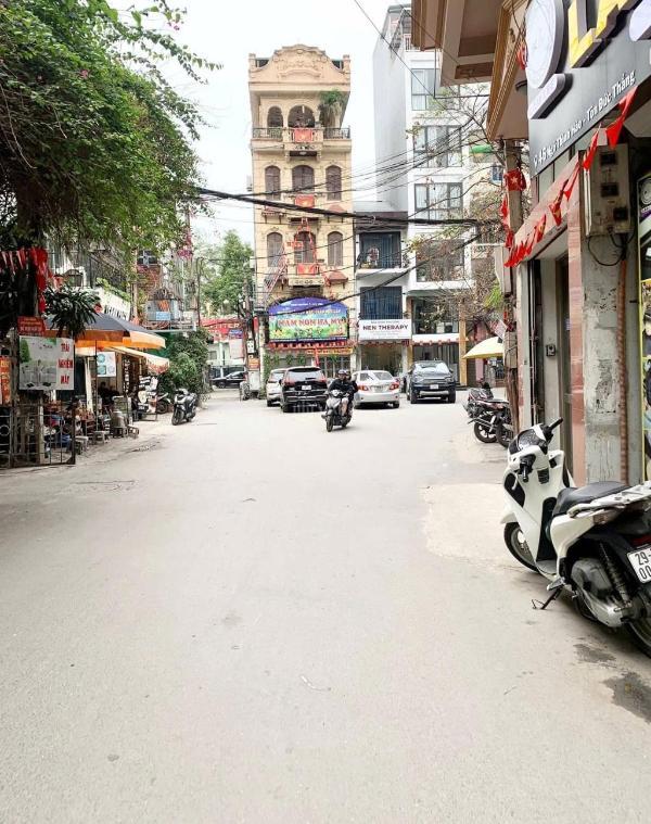 Bán Nhà mặt phố 42m²