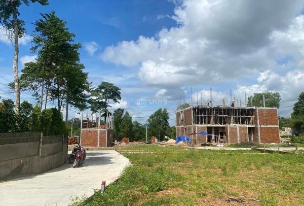 Lô đất kiệt oto thông 78- 94 huyền trân công chúa, cao 🏚️ ráo