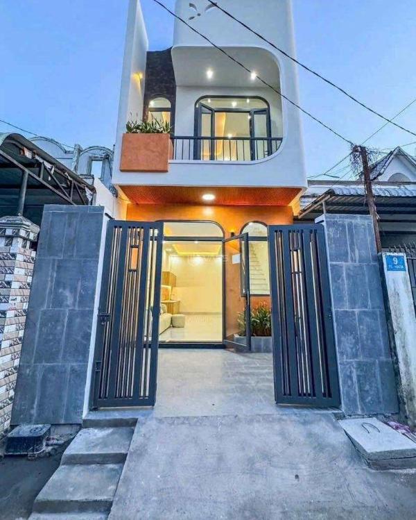 Bán Nhà trong hẻm 130m²
