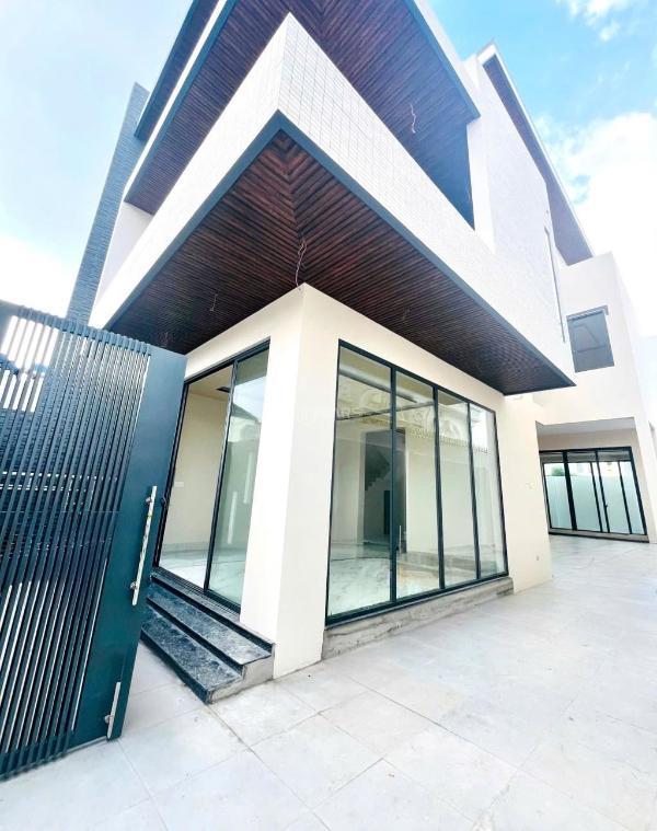 Cho thuê Nhà mặt phố 600m²