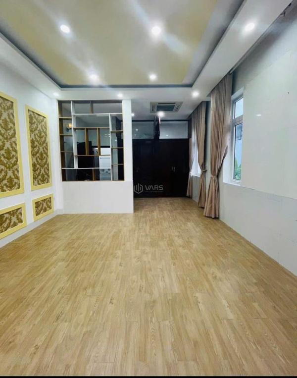 Cho thuê căn biệt thự 1 lầu góc 2 mặt tiền kdc ☘ hưng phú, giá thuê 17,5 triệu,