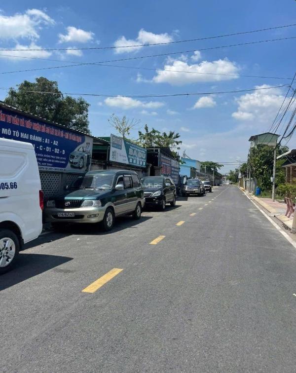 <mark style="background-color: transparent; font-weight: 400; ">Chủ cần bán Đất nền riêng lẻ 200m²</mark>