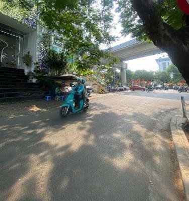 Cho thuê Văn Phòng 60m2 đã setup đầy đủ view Hồ Hoàng Cầu, Đống Đa, Hà Nội. ☘ LH 08666*****