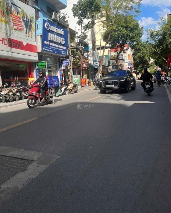 Bán Nhà mặt phố 80m²