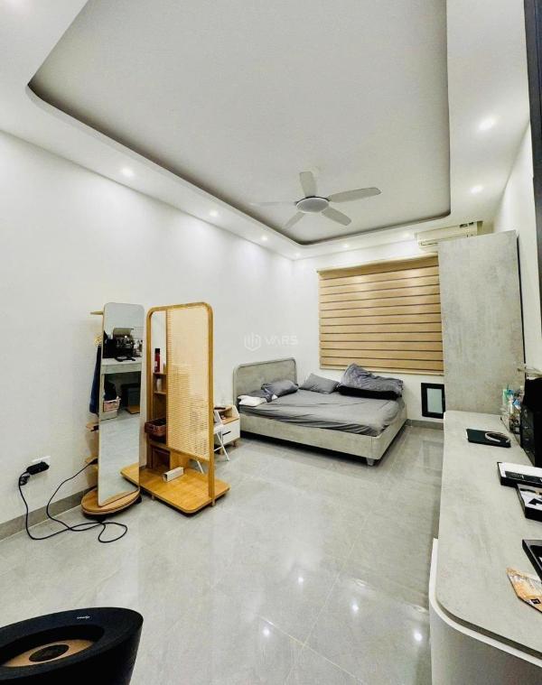 Lạc long quân tây 🏦 hồ lô góc đẹp không tì vết 38m 4 tầng 8 95 tỷ ô tô đỗ