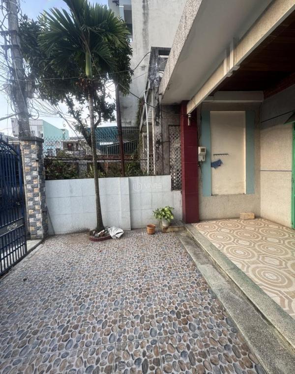 Bán Nhà trong hẻm 100m²