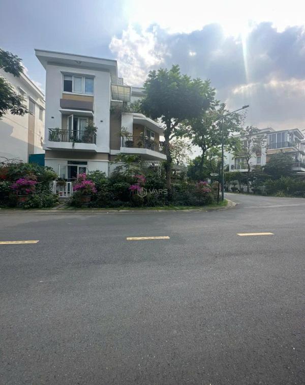 Chủ cần bán Nhà mặt phố 175m²