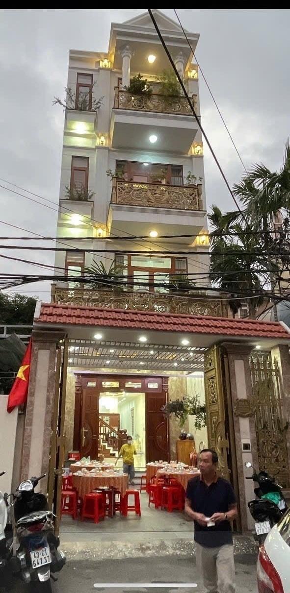 Cần bán Nhà mặt phố 144m²